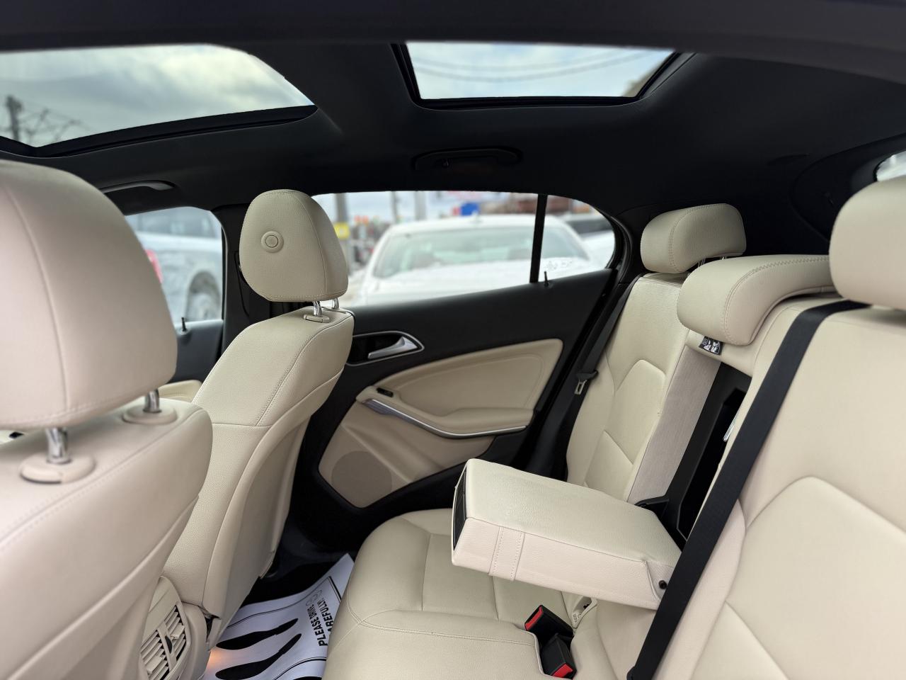 2018 Mercedes-Benz GLA 250 //AMG PKG | PANO | NAVI | BACK UP CAMERA Photo