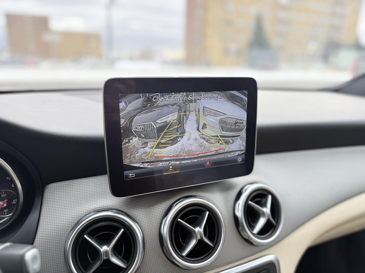 2018 Mercedes-Benz GLA 250 //AMG PKG | PANO | NAVI | BACK UP CAMERA Photo