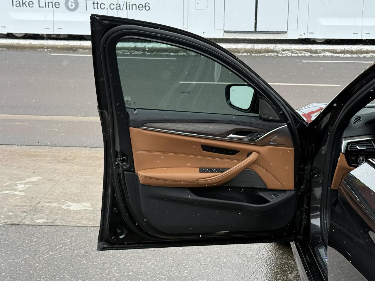 2018 BMW 5 Series M550i | HUD | SOFT-CLOSE l HARMAN KARDON | MASSAGE Photo