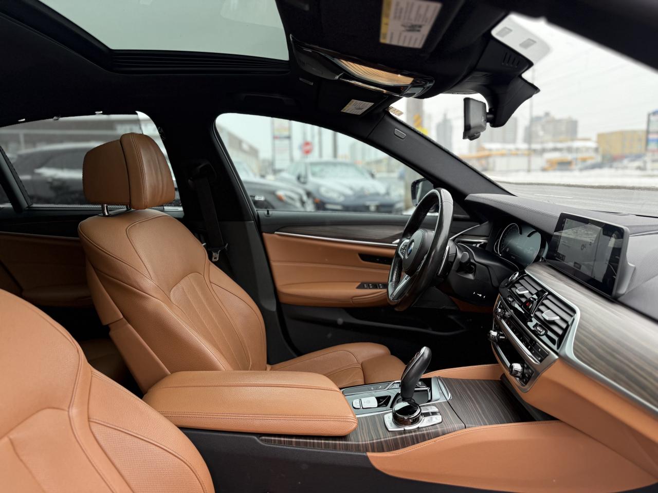 2018 BMW 5 Series M550i | HUD | SOFT-CLOSE l HARMAN KARDON | MASSAGE Photo