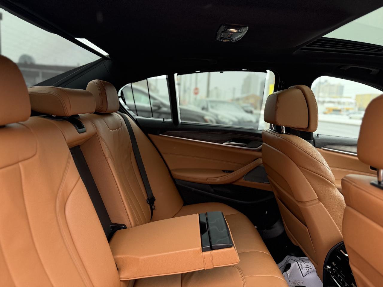 2018 BMW 5 Series M550i | HUD | SOFT-CLOSE l HARMAN KARDON | MASSAGE Photo