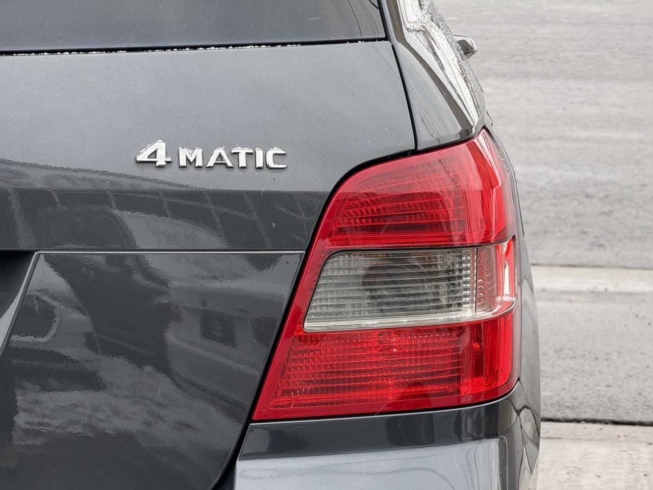 2010 Mercedes-Benz GLK-Class 350 | NO ACCIDENTS | PANO | NAVI | HEATED SEATS Photo