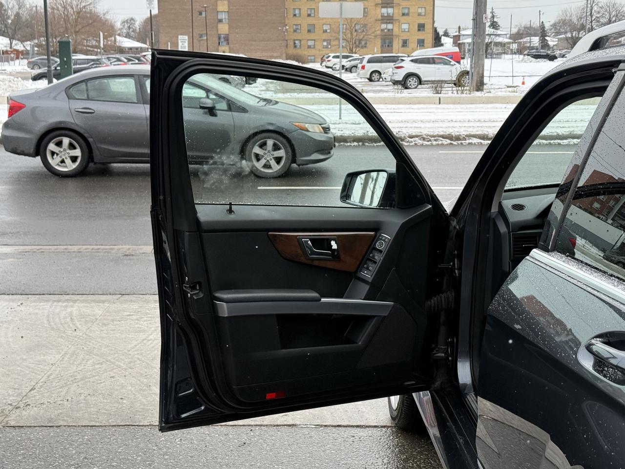 2010 Mercedes-Benz GLK-Class 350 | NO ACCIDENTS | PANO | NAVI | HEATED SEATS Photo