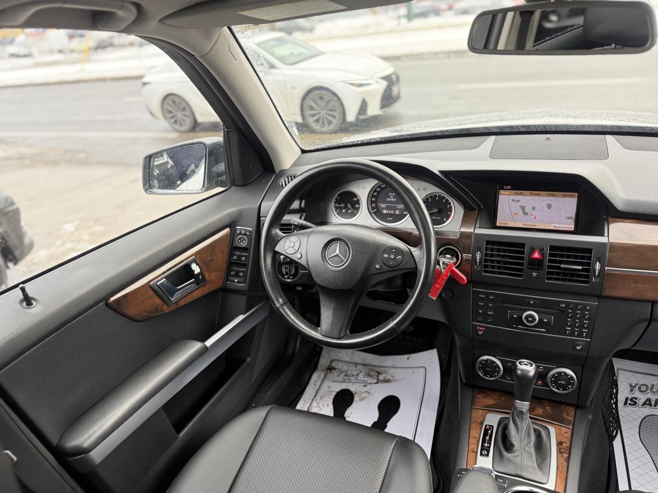 2010 Mercedes-Benz GLK-Class 350 | NO ACCIDENTS | PANO | NAVI | HEATED SEATS Photo