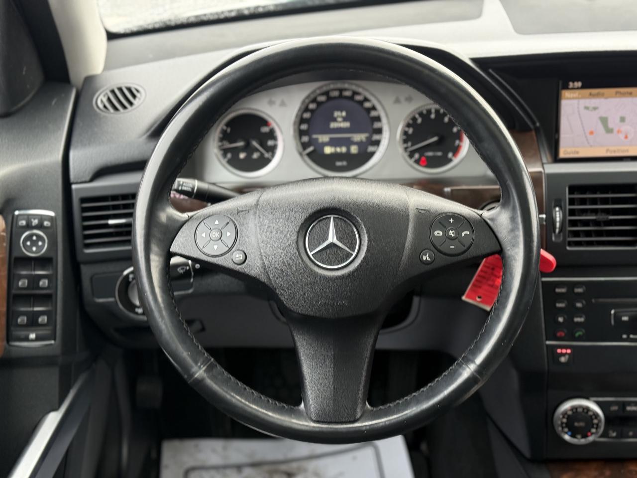 2010 Mercedes-Benz GLK-Class 350 | NO ACCIDENTS | PANO | NAVI | HEATED SEATS Photo