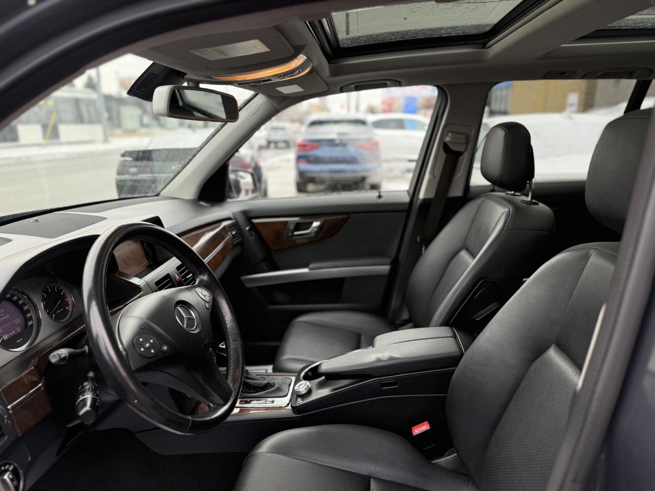 2010 Mercedes-Benz GLK-Class 350 | NO ACCIDENTS | PANO | NAVI | HEATED SEATS Photo