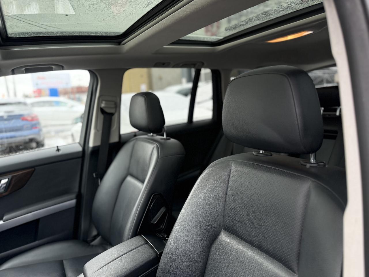 2010 Mercedes-Benz GLK-Class 350 | NO ACCIDENTS | PANO | NAVI | HEATED SEATS Photo