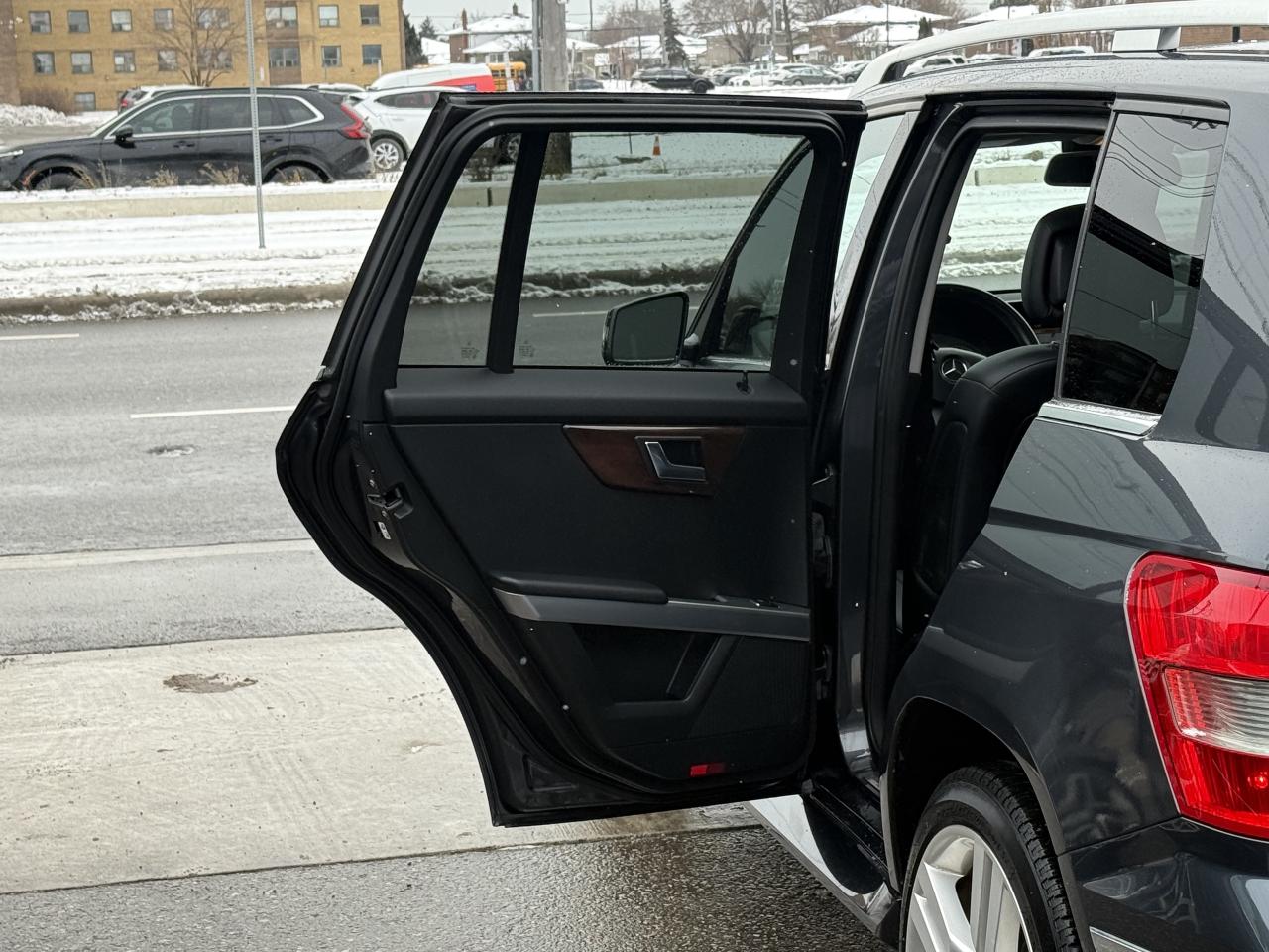 2010 Mercedes-Benz GLK-Class 350 | NO ACCIDENTS | PANO | NAVI | HEATED SEATS Photo