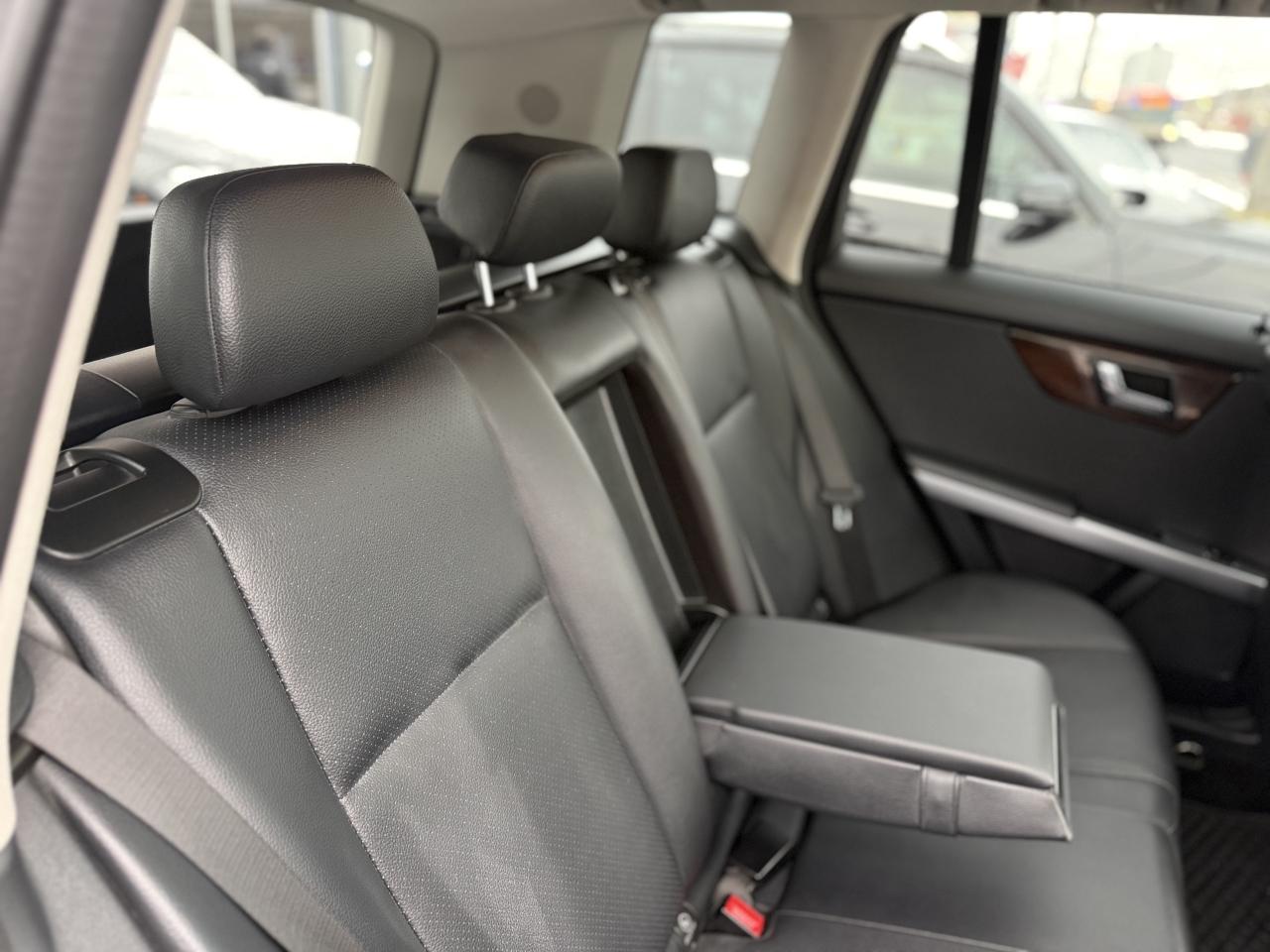 2010 Mercedes-Benz GLK-Class 350 | NO ACCIDENTS | PANO | NAVI | HEATED SEATS Photo