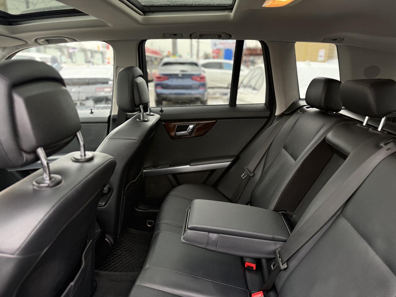 2010 Mercedes-Benz GLK-Class 350 | NO ACCIDENTS | PANO | NAVI | HEATED SEATS Photo