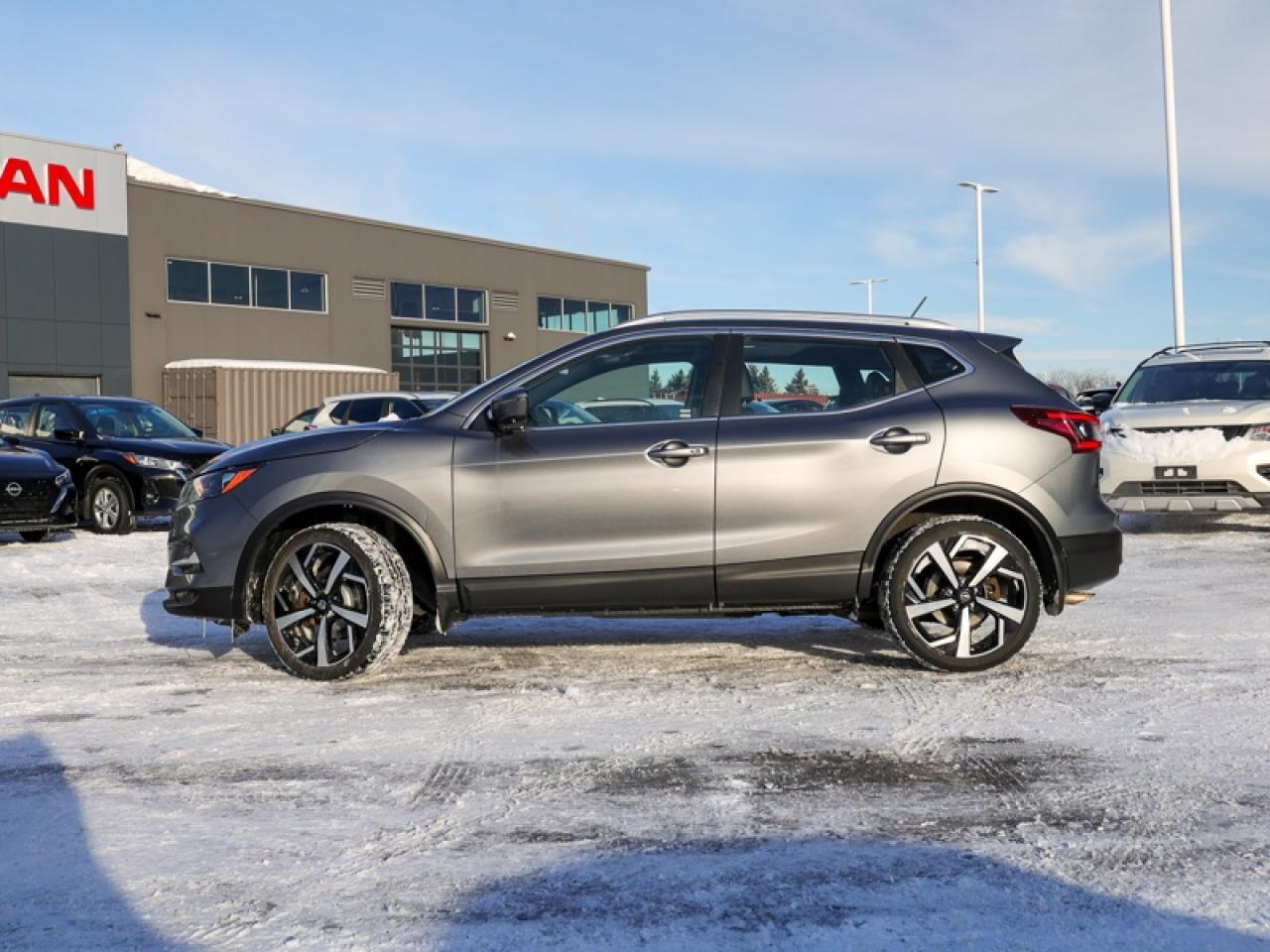 2022 Nissan Qashqai SL AWD  - Leather Seats - $178 B/W Photo