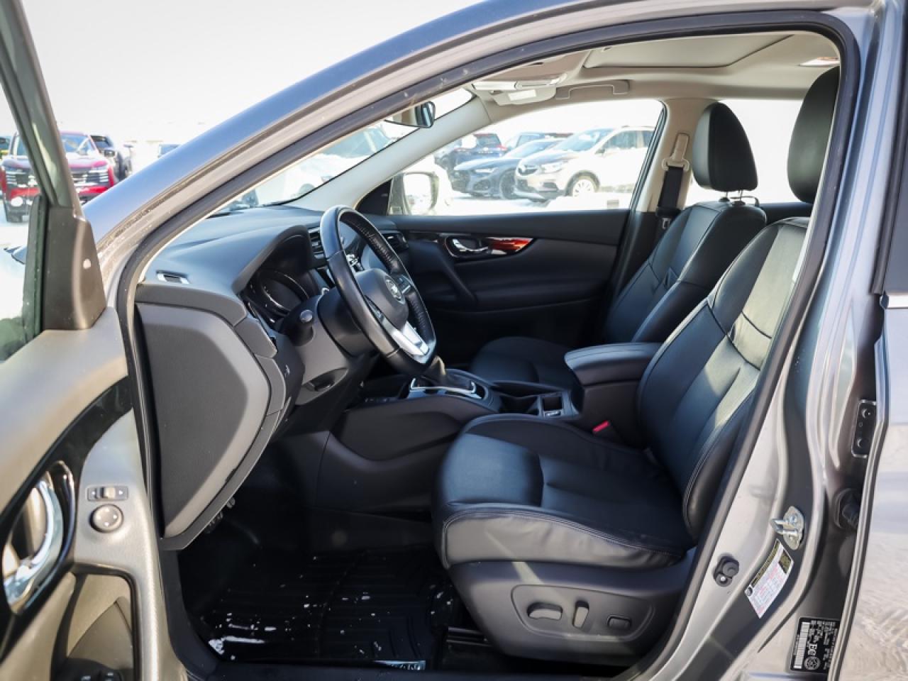 2022 Nissan Qashqai SL AWD  - Leather Seats - $178 B/W Photo