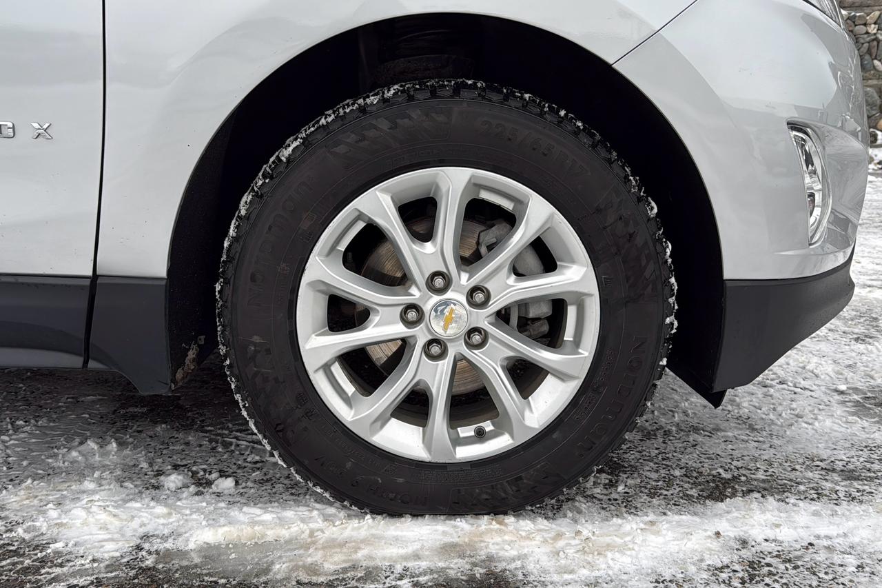 2020 Chevrolet Equinox LS Photo