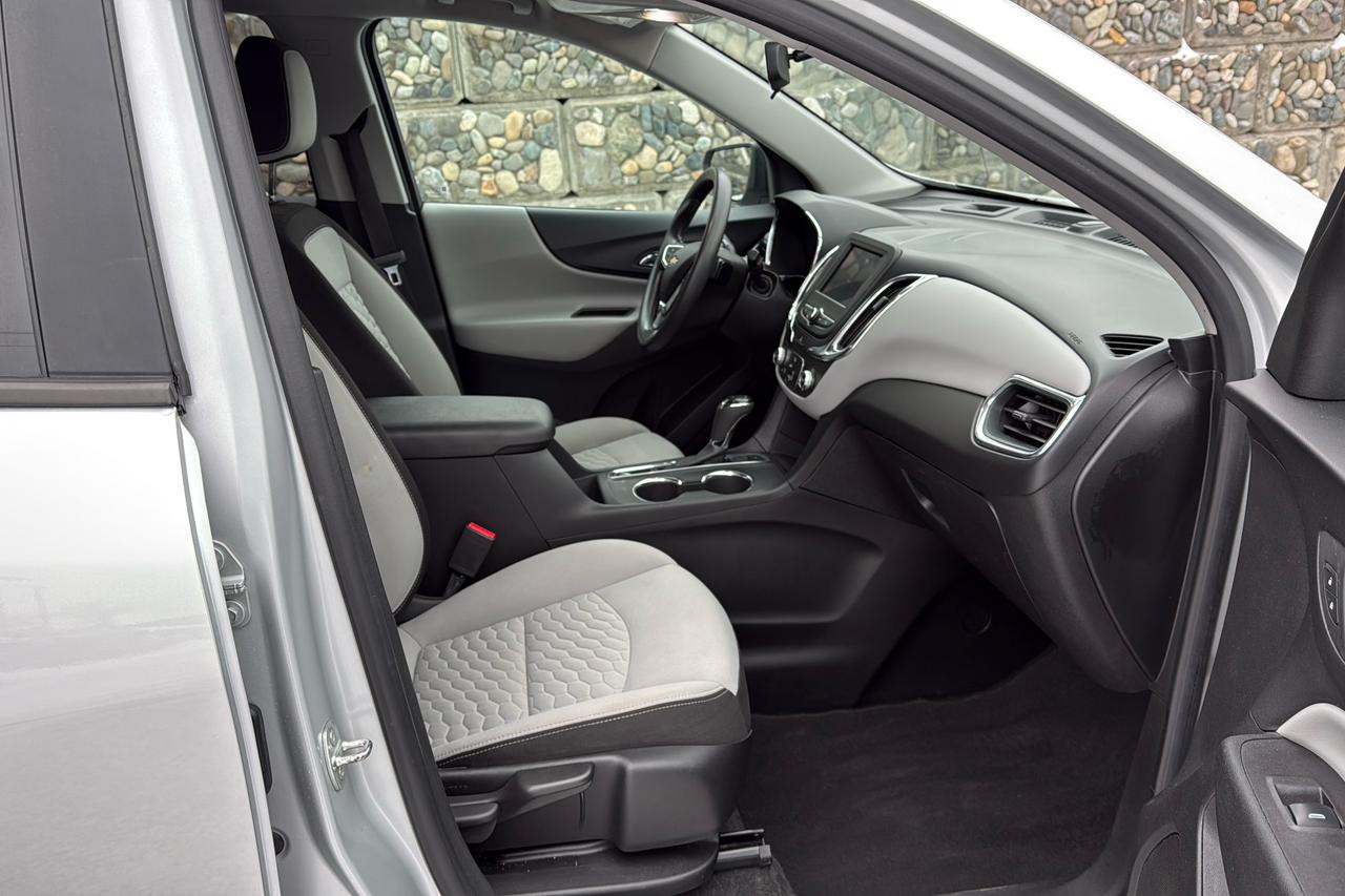 2020 Chevrolet Equinox LS Photo