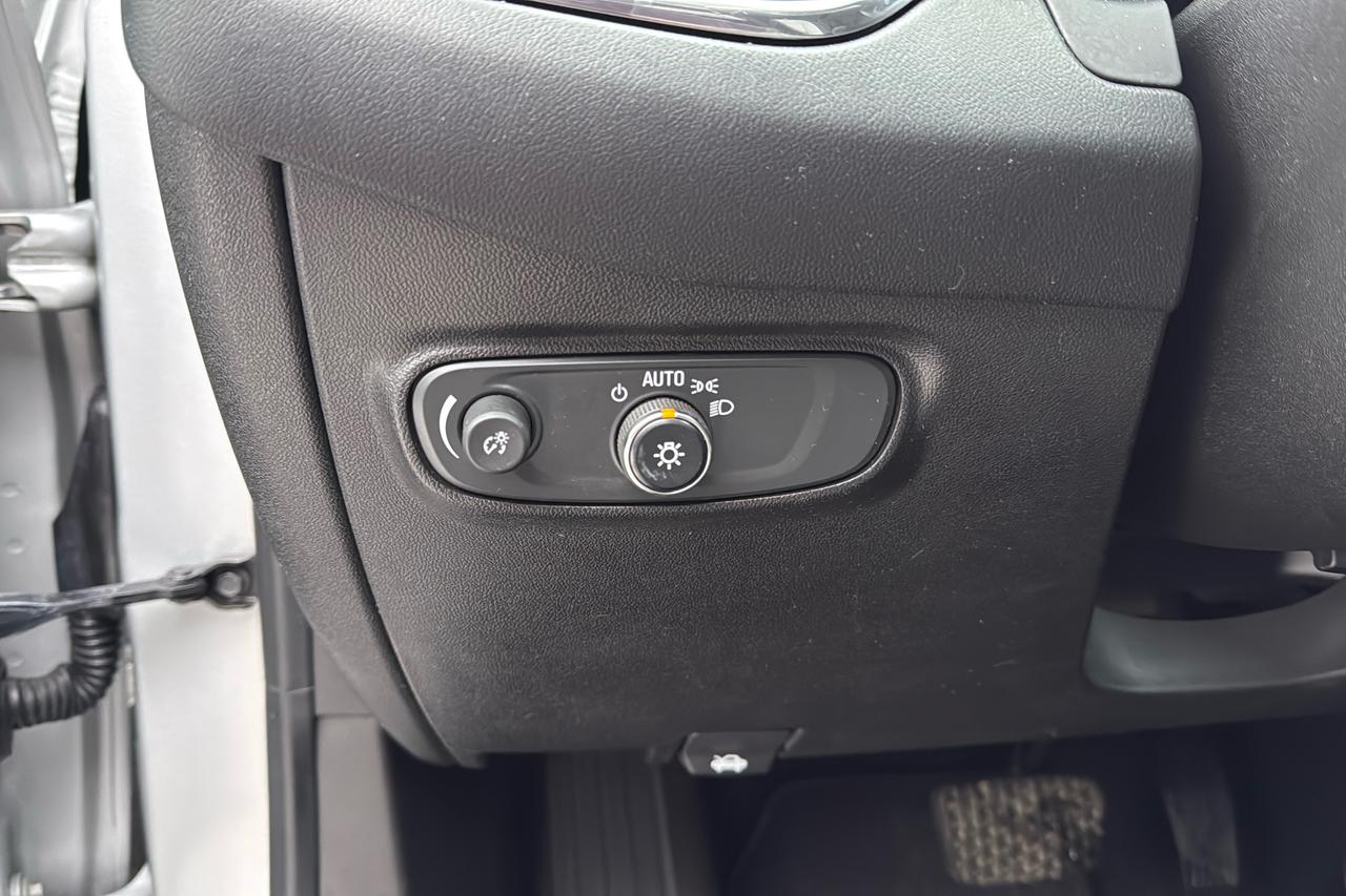 2020 Chevrolet Equinox LS Photo