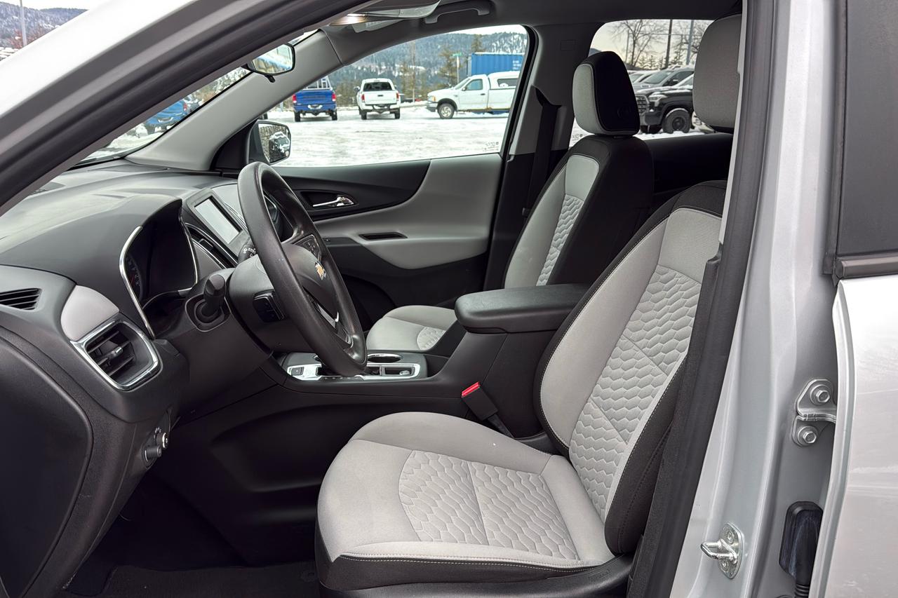 2020 Chevrolet Equinox LS Photo