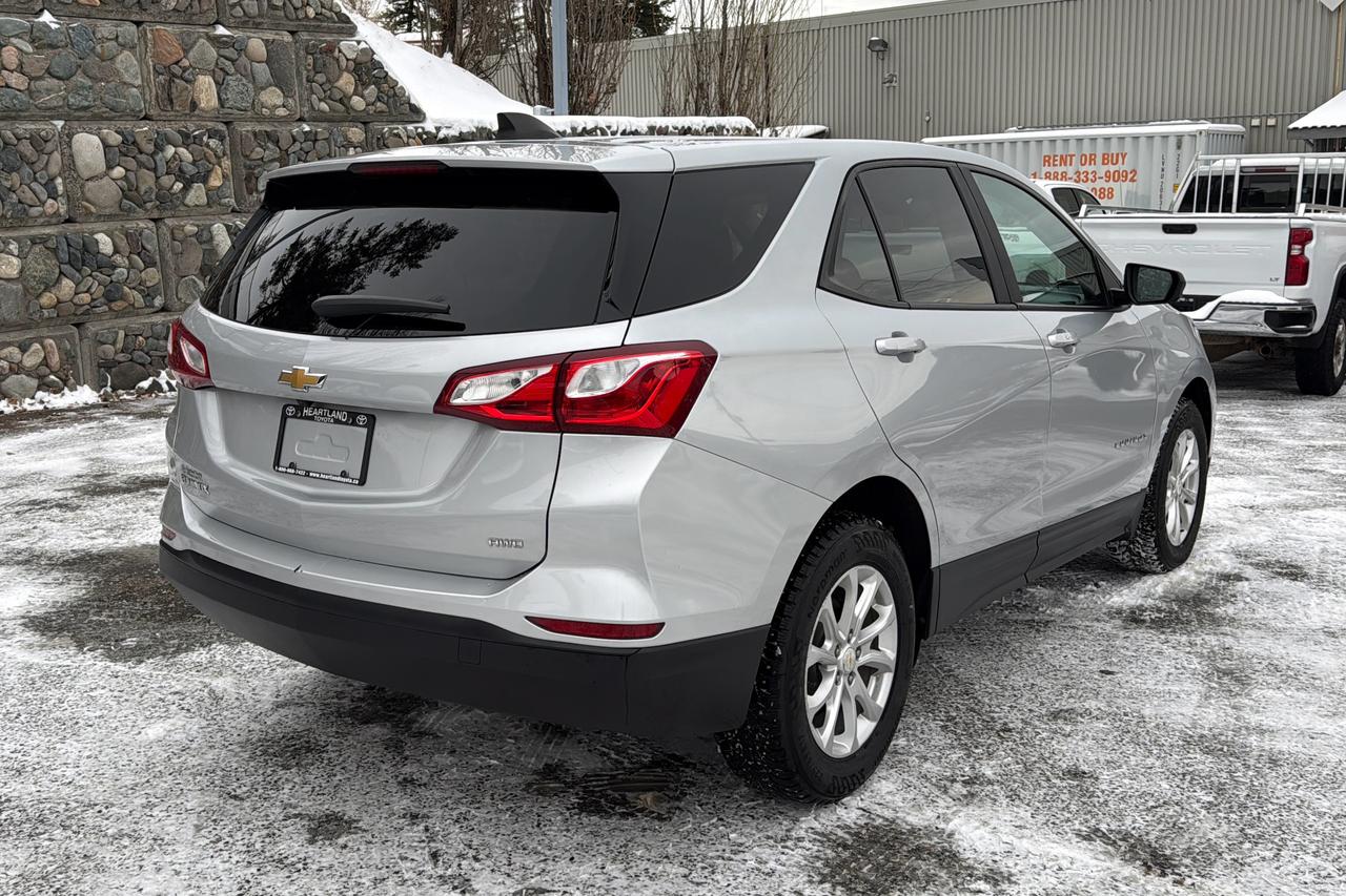 2020 Chevrolet Equinox LS Photo