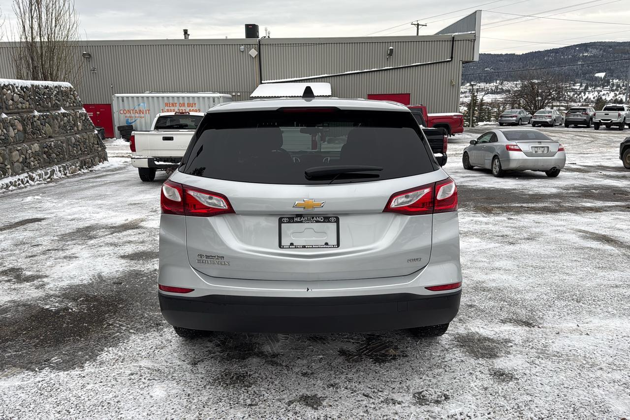 2020 Chevrolet Equinox LS Photo