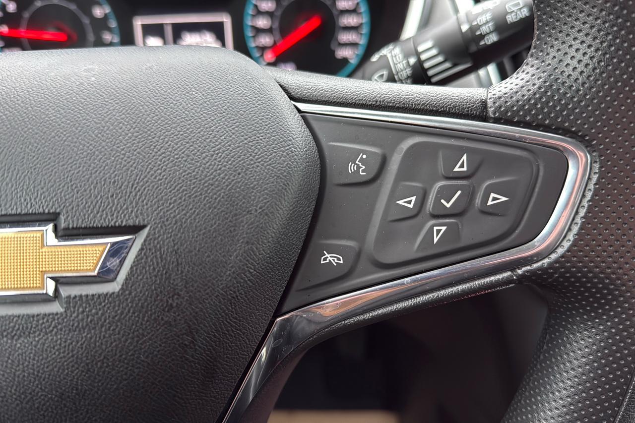 2020 Chevrolet Equinox LS Photo