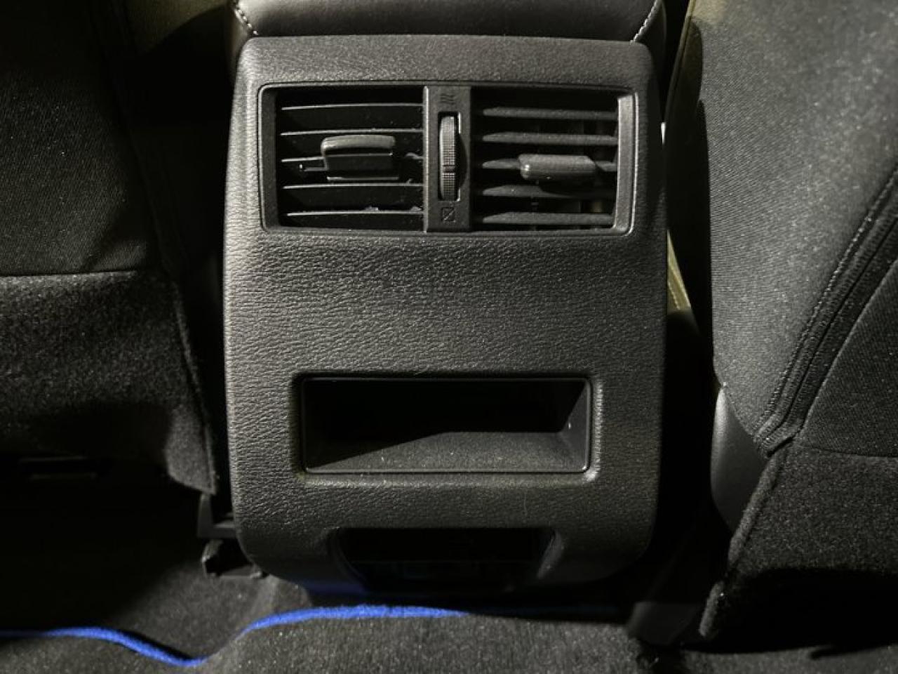 2024 Mitsubishi Outlander Plug-In ES AWC Plug-in Hybrid Photo