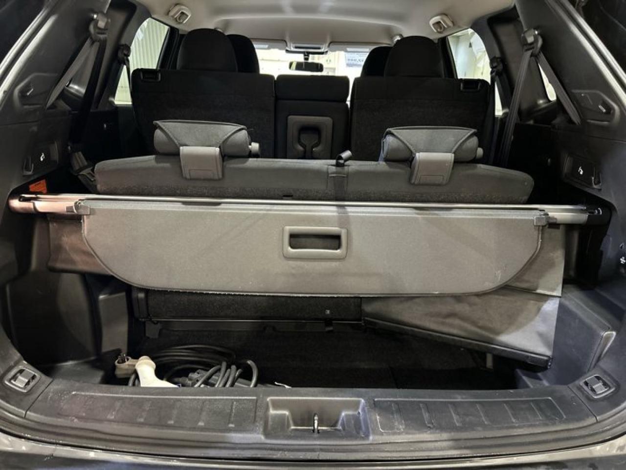 2024 Mitsubishi Outlander Plug-In ES AWC Plug-in Hybrid Photo