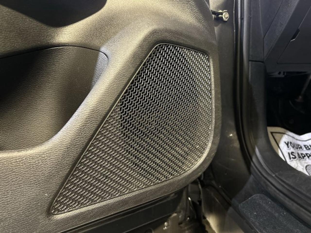 2024 Mitsubishi Outlander Plug-In ES AWC Plug-in Hybrid Photo