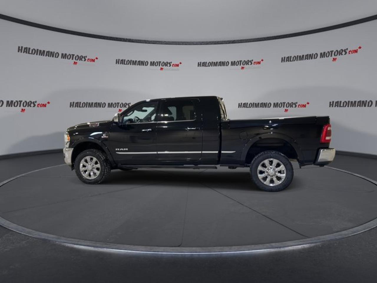 2021 RAM 2500 Limited Mega Cab 6'4 Box 4x4 | No accidents Photo