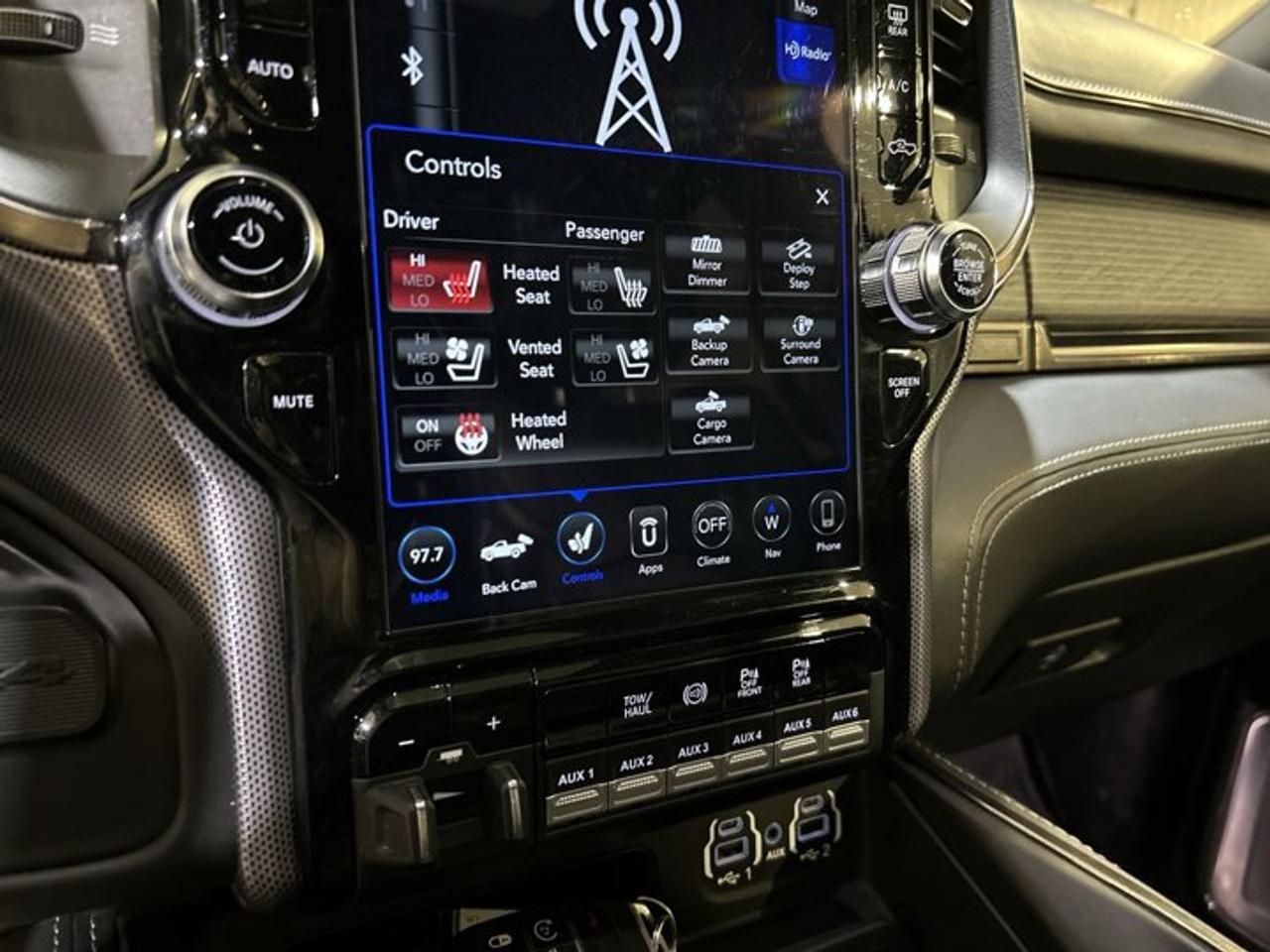 2021 RAM 2500 Limited Mega Cab 6'4 Box 4x4 | No accidents Photo