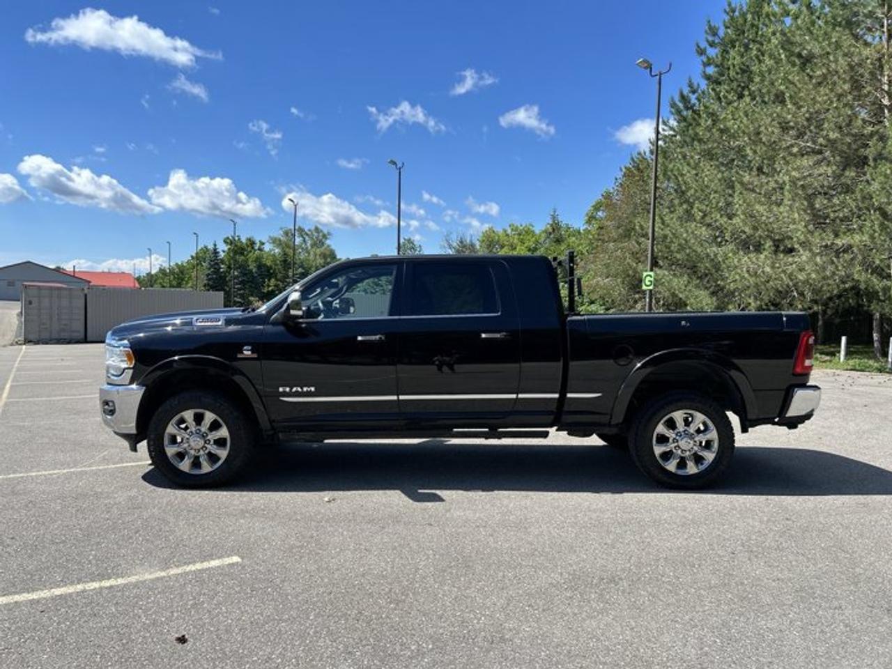2021 RAM 2500 Limited Mega Cab 6'4 Box 4x4 | No accidents Photo