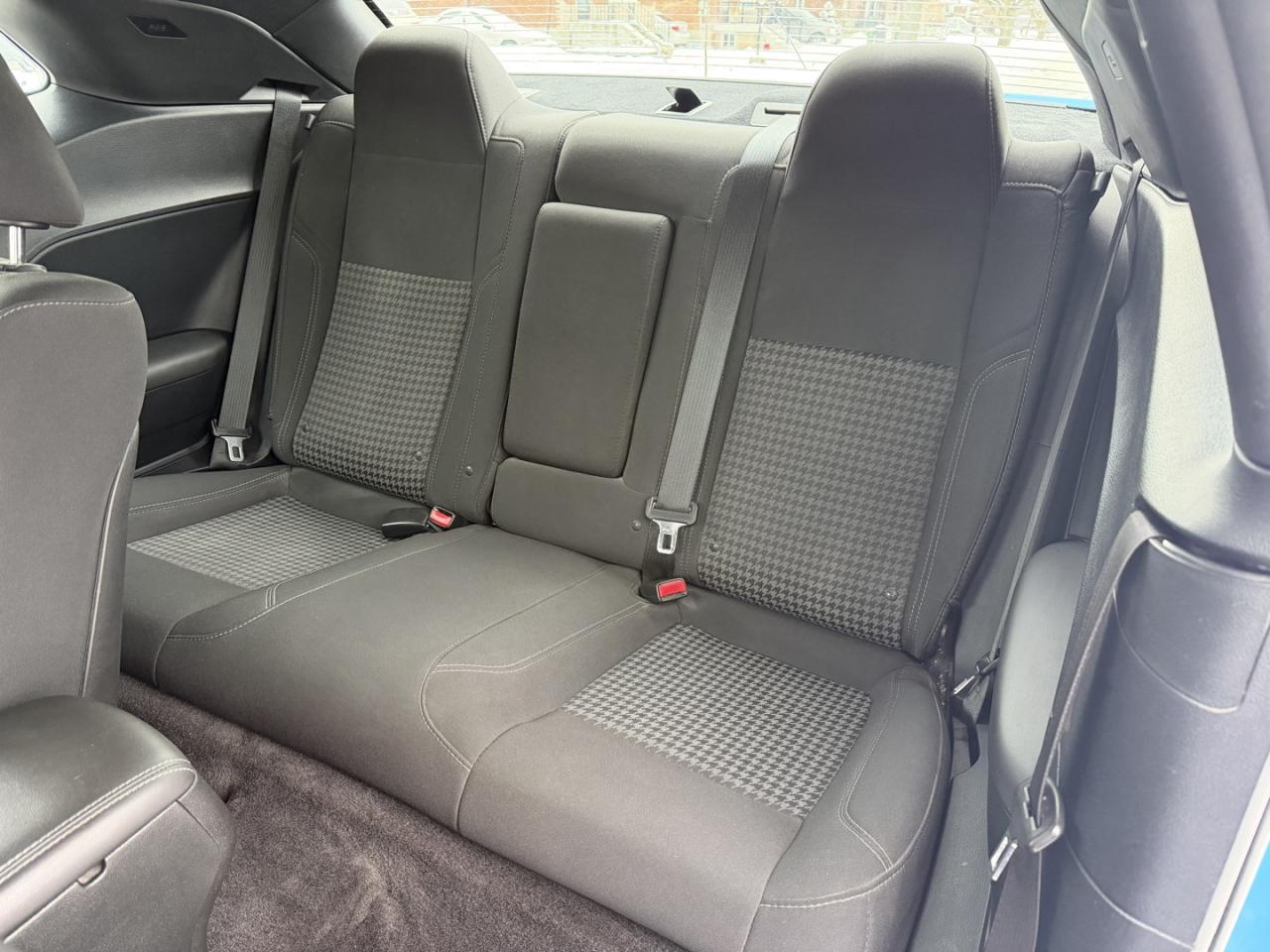 2018 Dodge Challenger SXT Photo