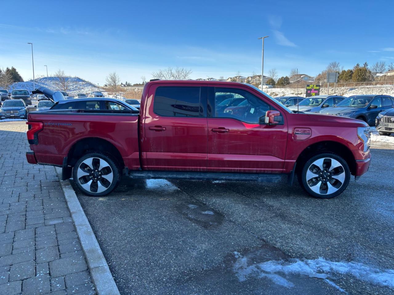 2022 Ford F-150 Lightning PLATINUM! 22" RIMS, LOADED, EXTENDED RANGE BATTERY Photo