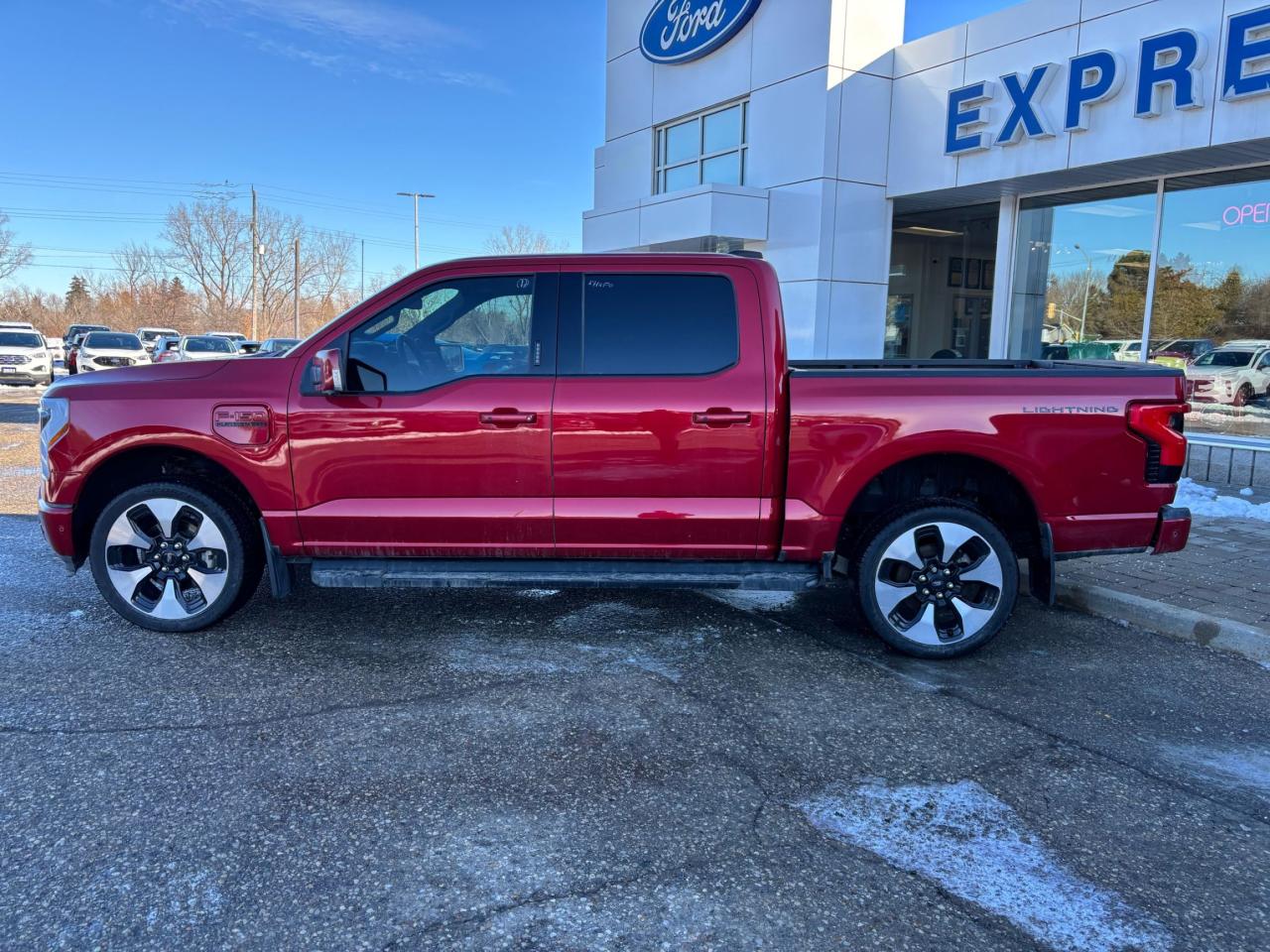 2022 Ford F-150 Lightning PLATINUM! 22" RIMS, LOADED, EXTENDED RANGE BATTERY Photo