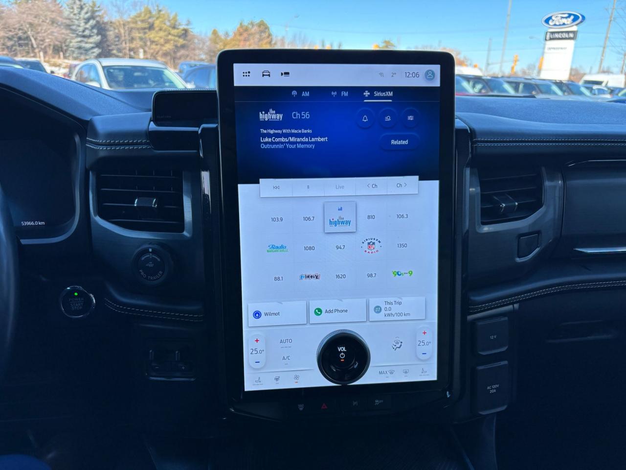 2022 Ford F-150 Lightning PLATINUM! 22" RIMS, LOADED, EXTENDED RANGE BATTERY Photo