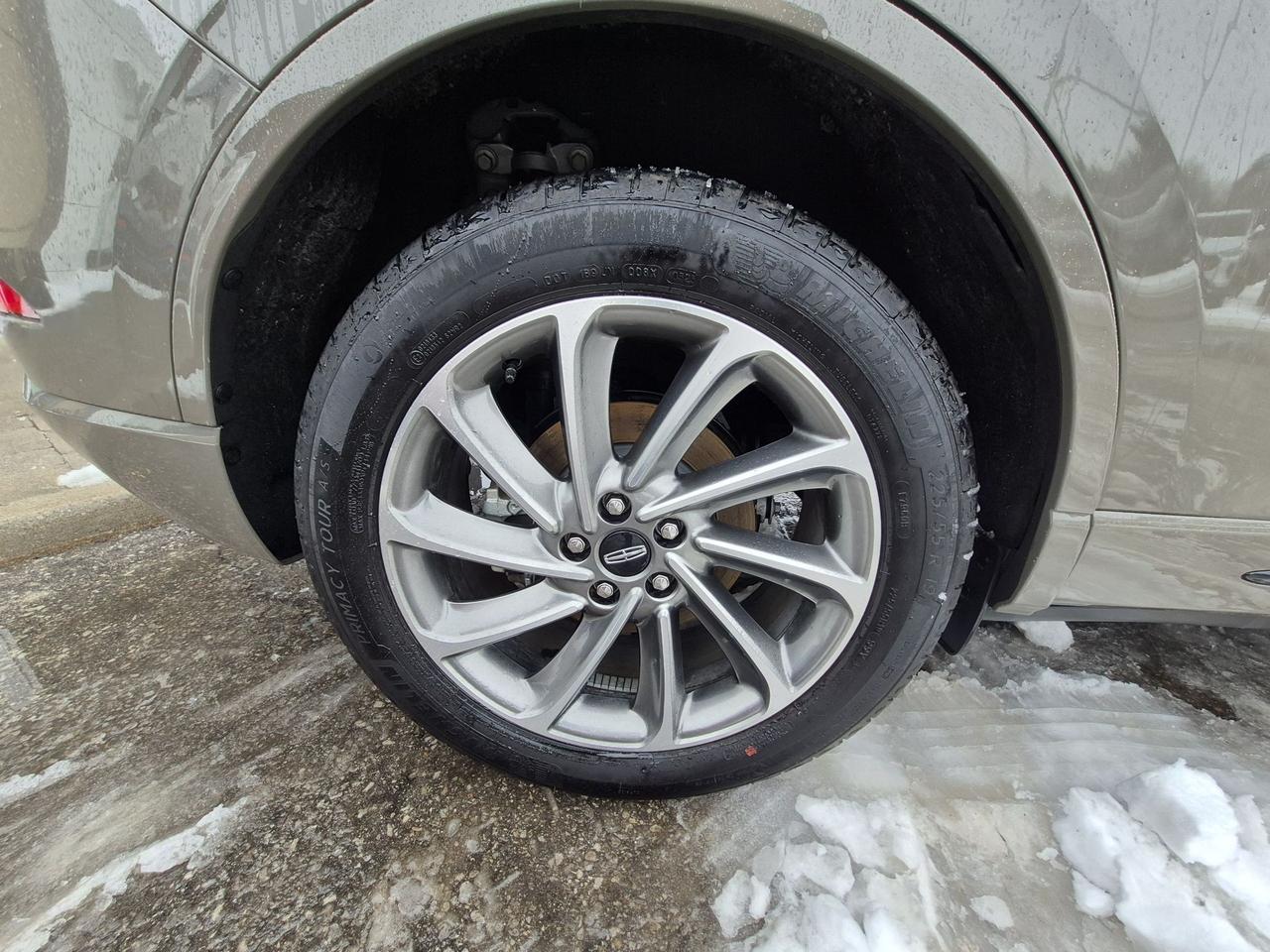 2025 Lincoln Corsair GRAND TOURING, LEATHER, HEATED STEERING WHEEL! Photo