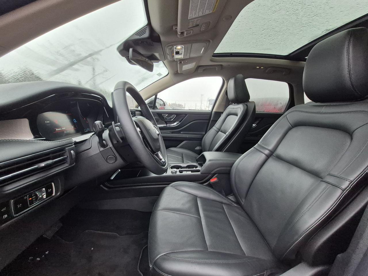 2025 Lincoln Corsair GRAND TOURING, LEATHER, HEATED STEERING WHEEL! Photo