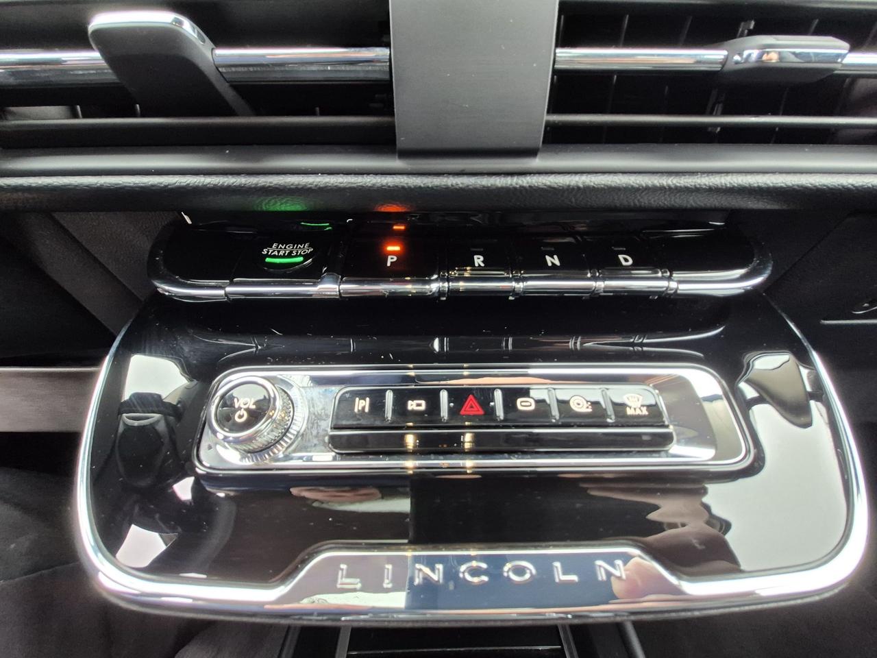 2025 Lincoln Corsair GRAND TOURING, LEATHER, HEATED STEERING WHEEL! Photo