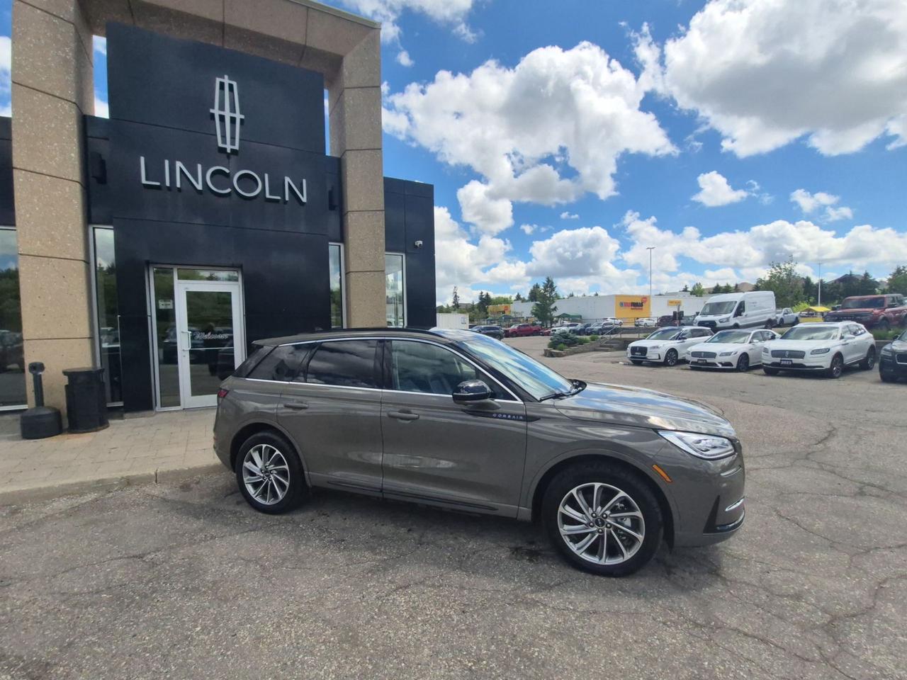 2025 Lincoln Corsair GRAND TOURING, LEATHER, HEATED STEERING WHEEL! Photo0