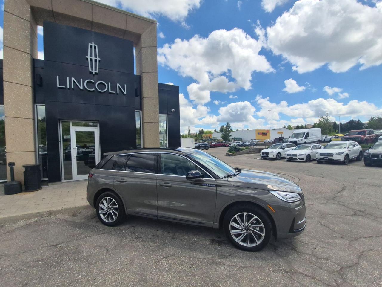 2025 Lincoln Corsair GRAND TOURING, LEATHER, HEATED STEERING WHEEL! Photo
