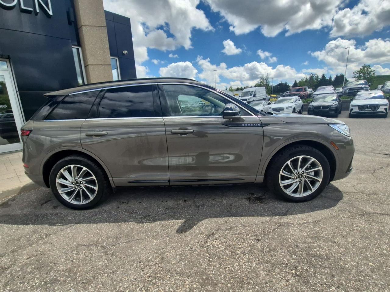 2025 Lincoln Corsair GRAND TOURING, LEATHER, HEATED STEERING WHEEL! Photo