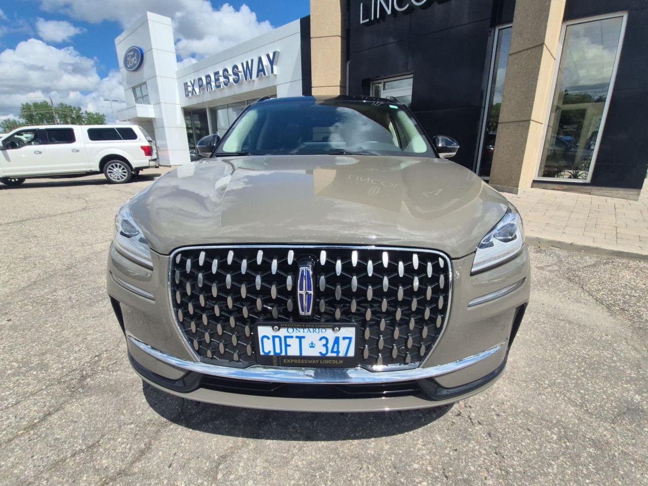 2025 Lincoln Corsair GRAND TOURING, LEATHER, HEATED STEERING WHEEL! Photo