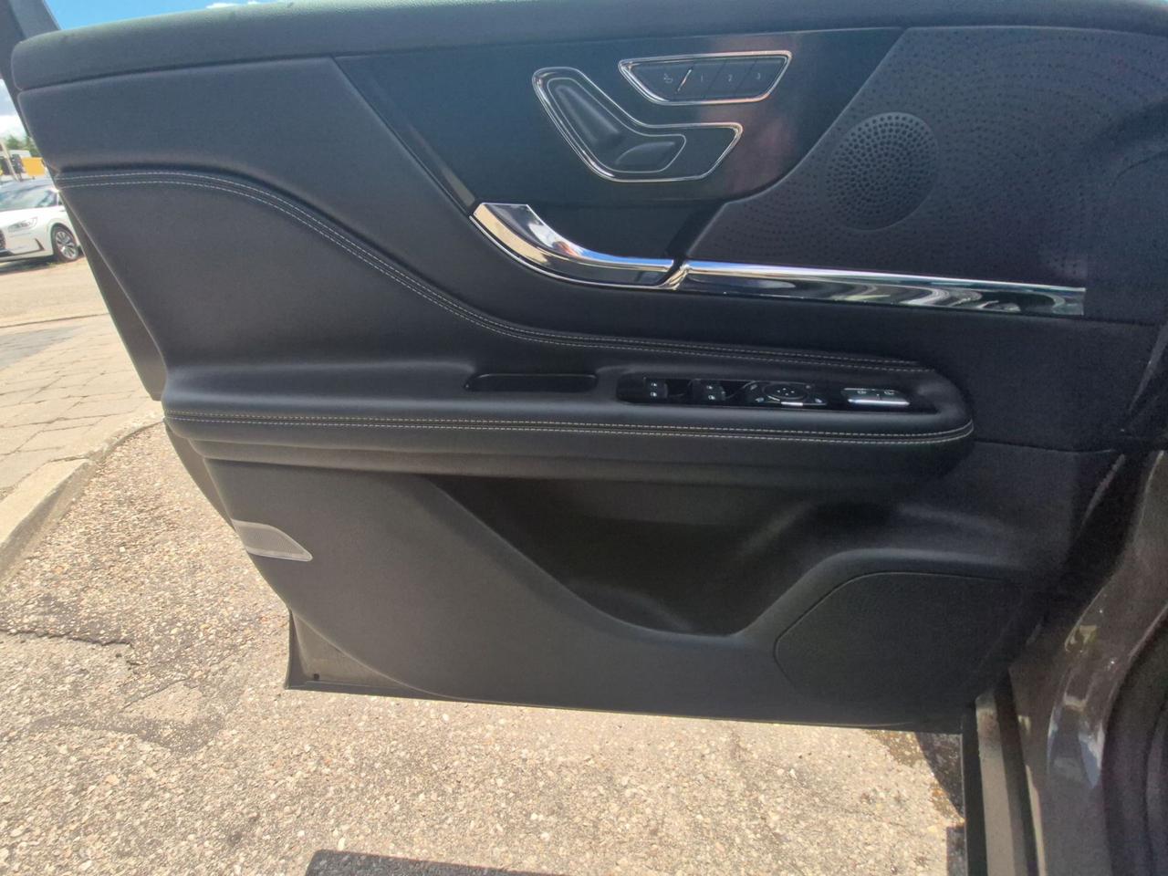 2025 Lincoln Corsair GRAND TOURING, LEATHER, HEATED STEERING WHEEL! Photo