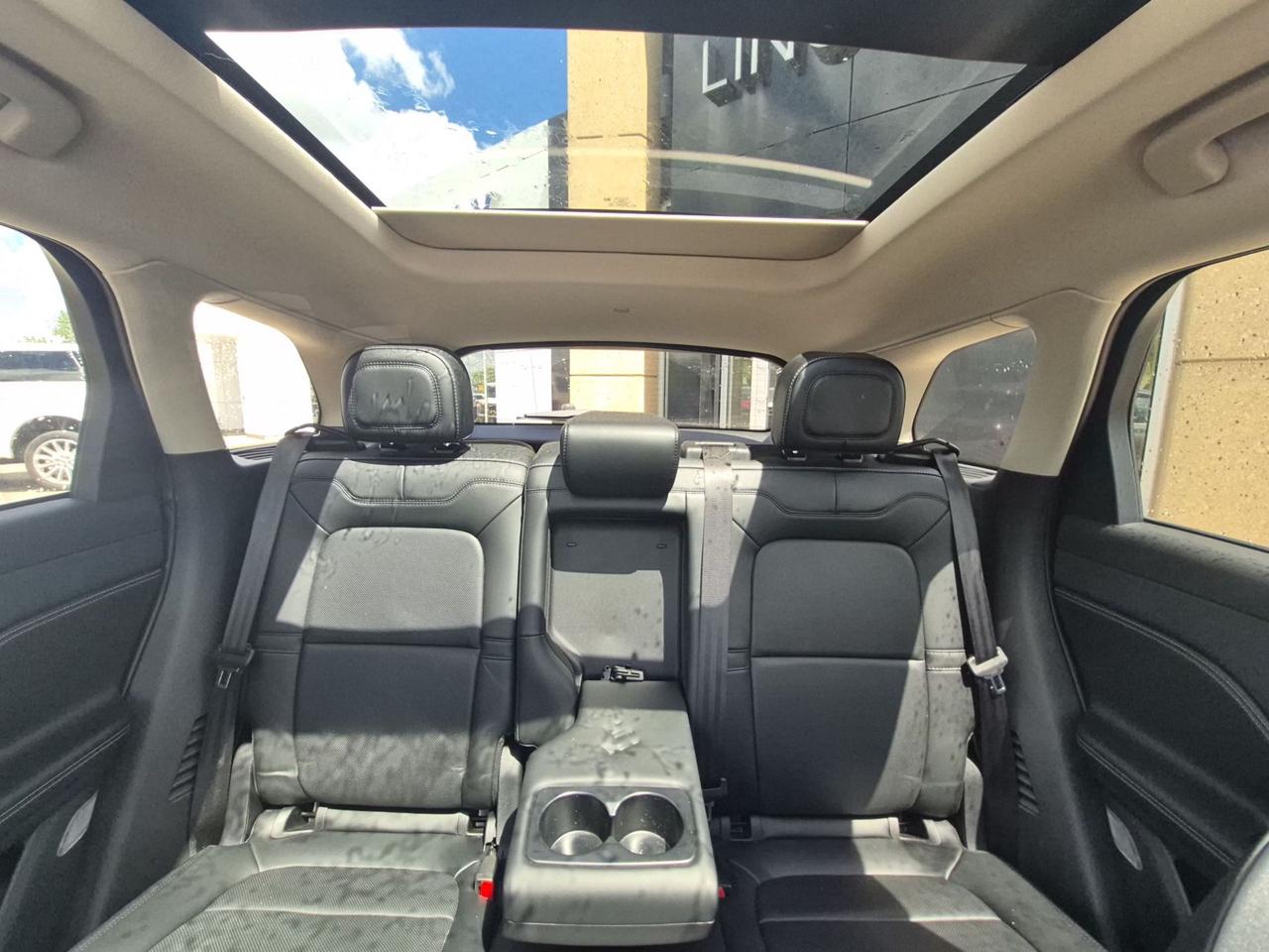 2025 Lincoln Corsair GRAND TOURING, LEATHER, HEATED STEERING WHEEL! Photo