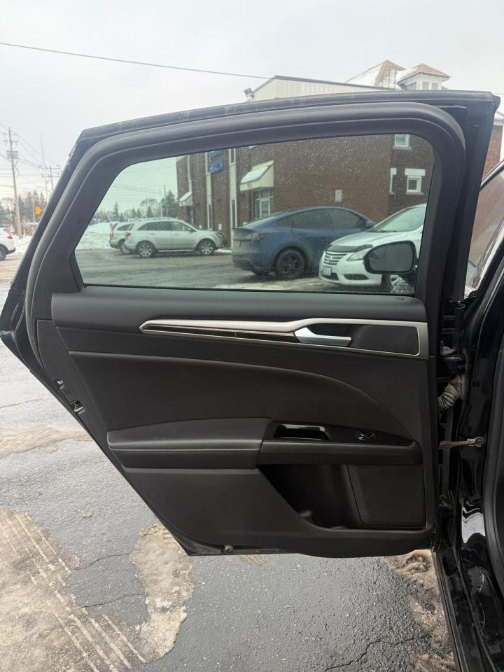 2016 Ford Fusion SE Photo