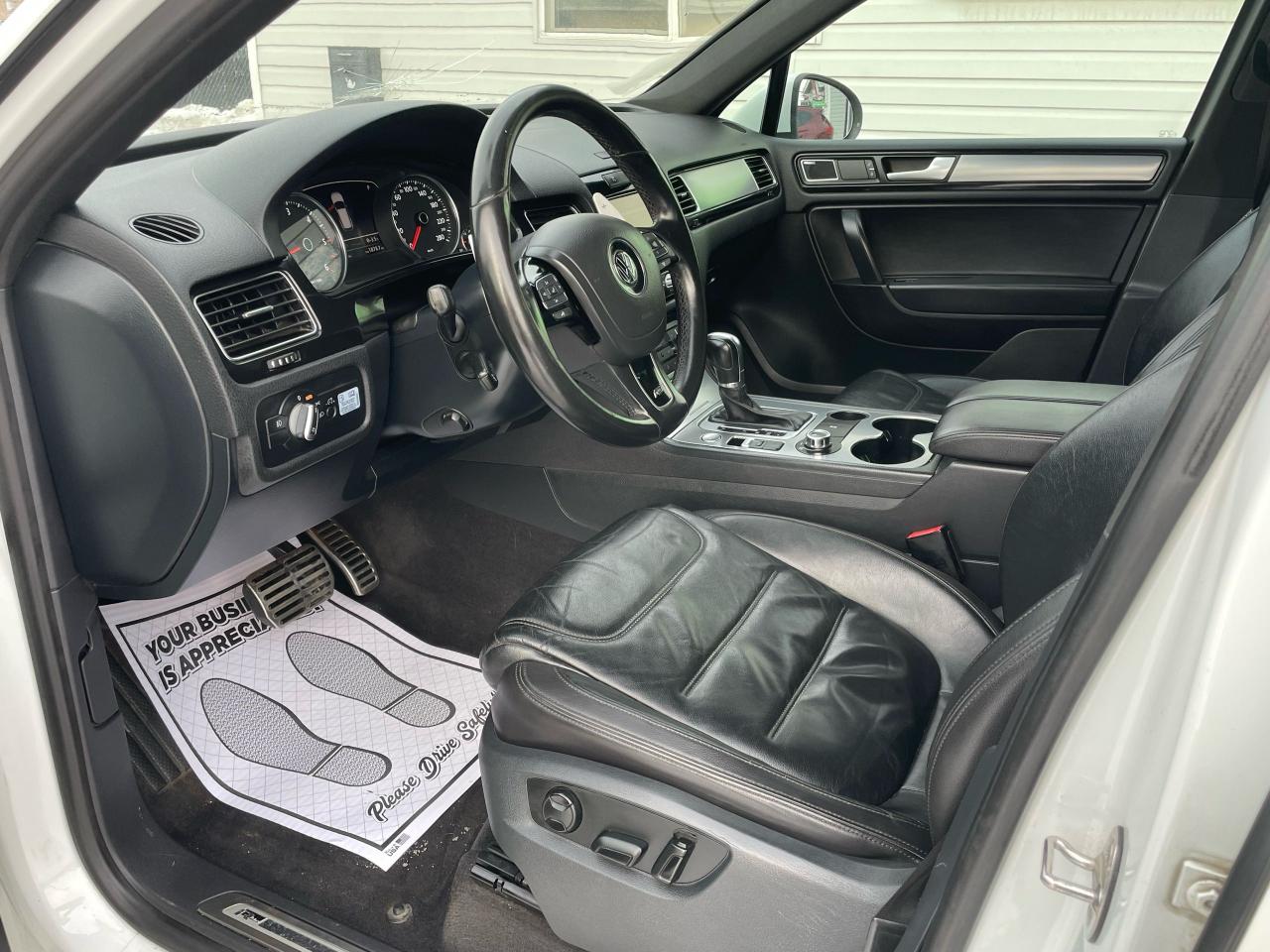 2014 Volkswagen Touareg HIGHLINE Photo