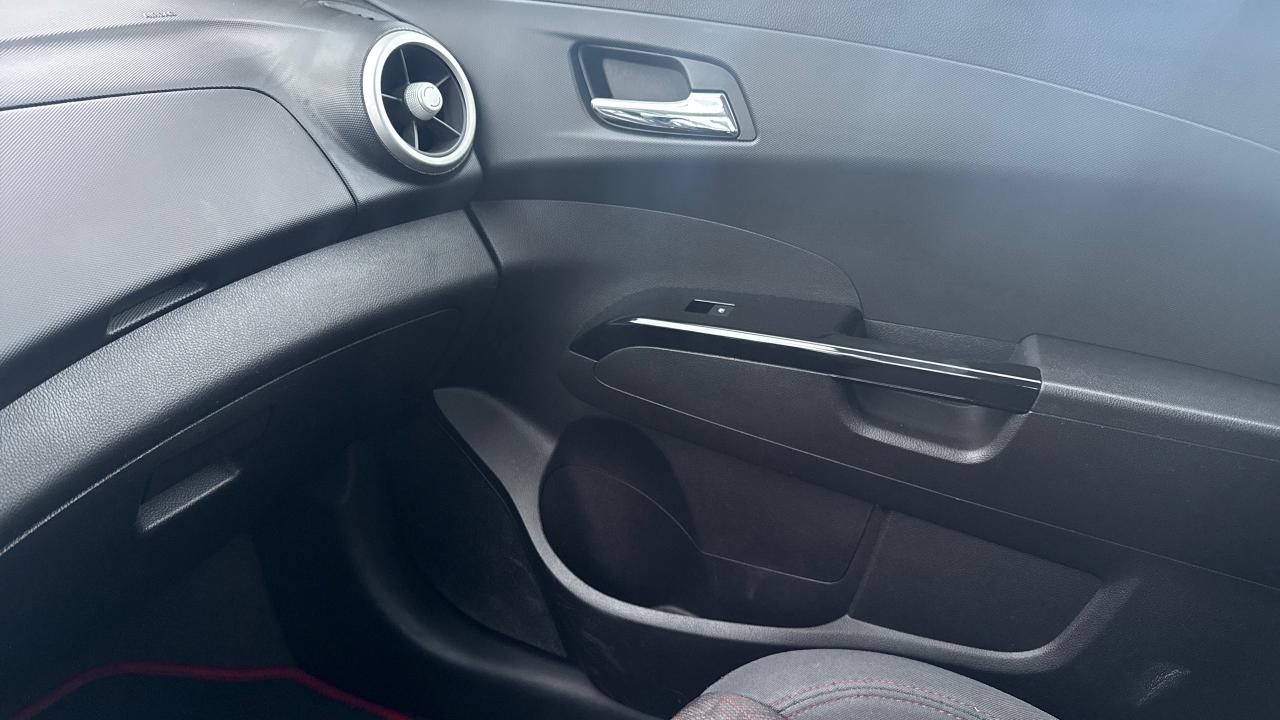 2017 Chevrolet Sonic LT Photo