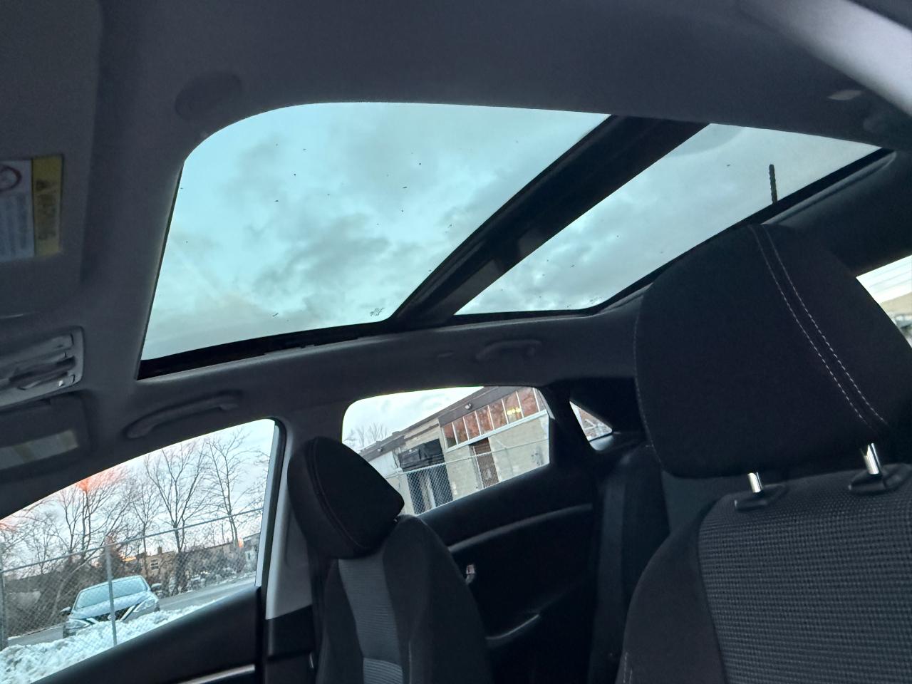 2014 Hyundai Elantra GT 5dr HB Auto SE w/Tech Pkg Photo