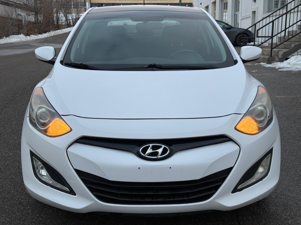 2014 Hyundai Elantra GT 5dr HB Auto SE w/Tech Pkg Photo