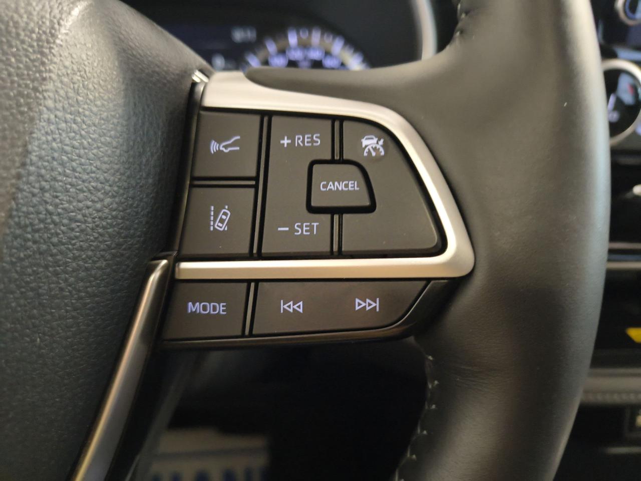 2024 Toyota Highlander XLE AWD Photo