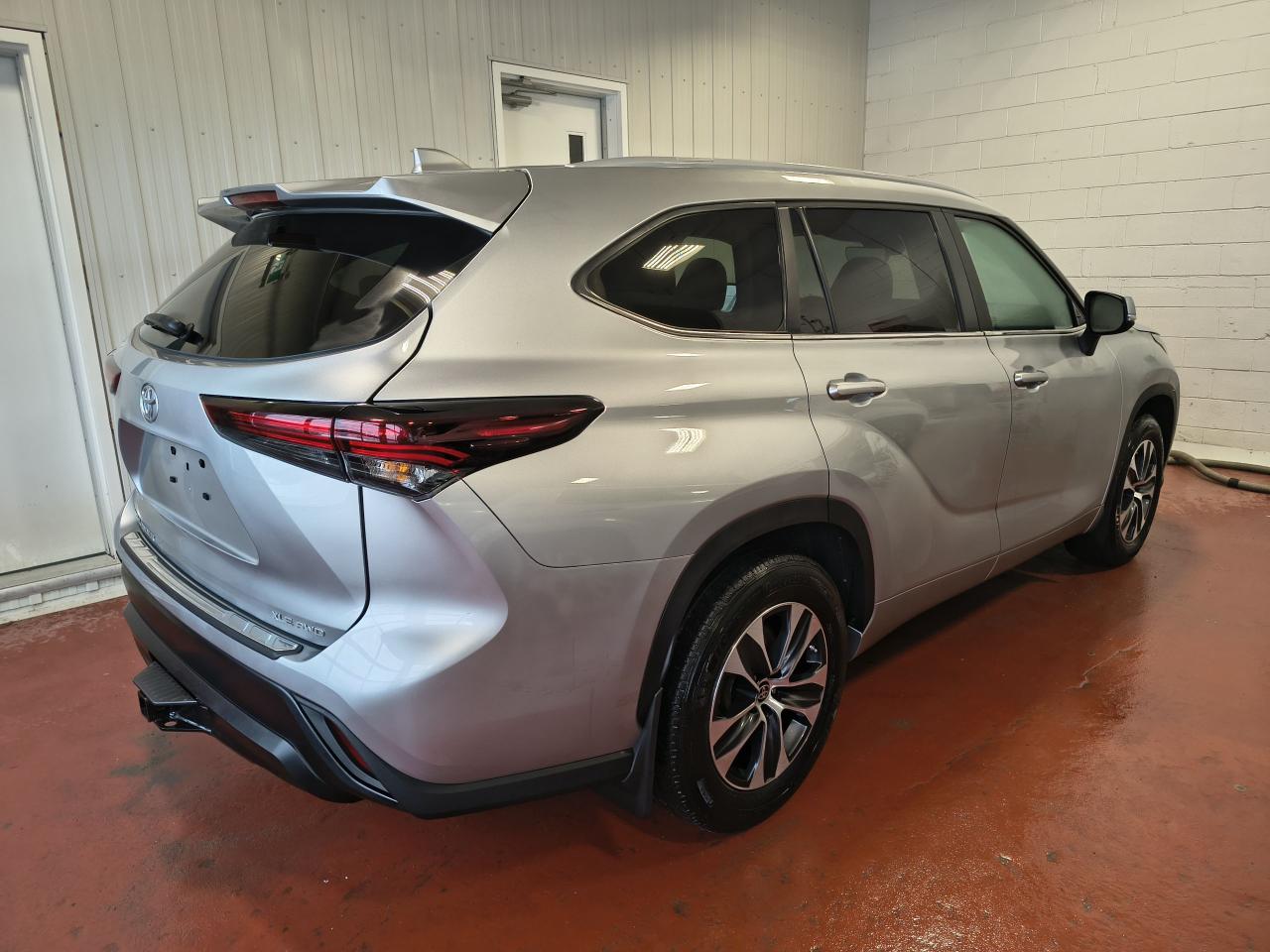 2024 Toyota Highlander XLE AWD Photo