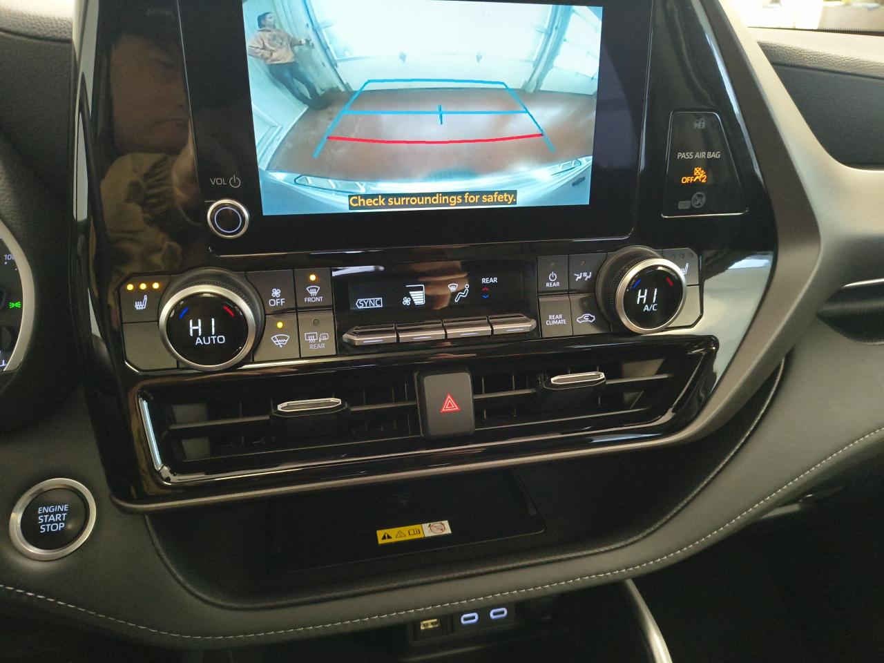 2024 Toyota Highlander XLE AWD Photo0